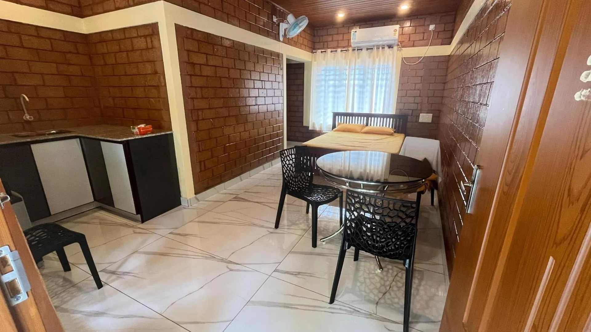 Sunset Homes Mundrothuruth الهند